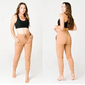 Zyia Ascend Joggers - Camel